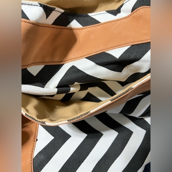 Black & Brown Chevron Tote Bag - Picture 7 of 12